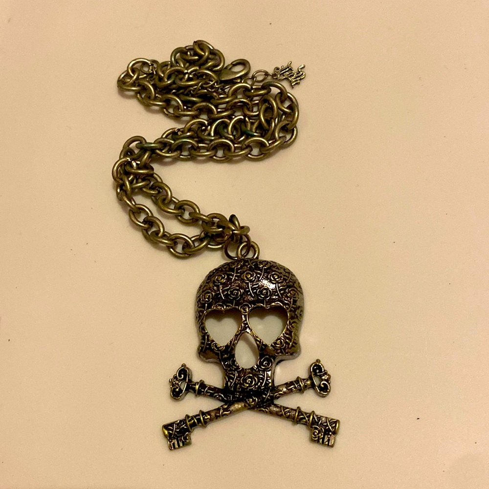 Vintage Hot Topic Skull Necklace